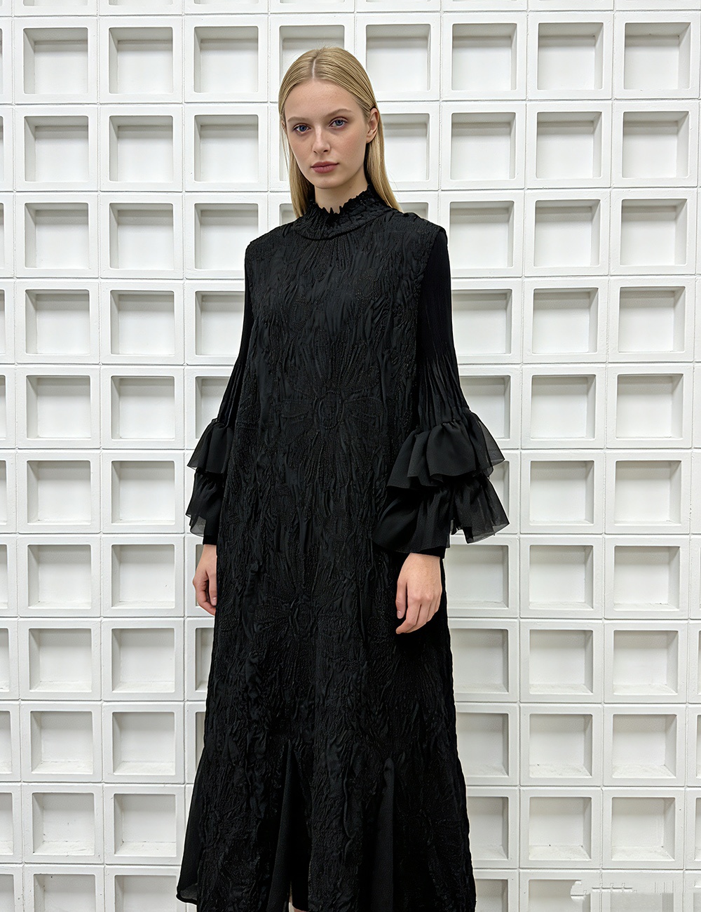 Embroidery European style fold trumpet sleeves dress