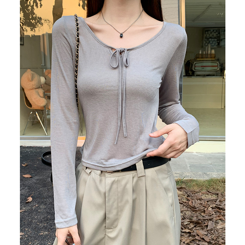 Wears outside T-shirt bottoming shirt for women