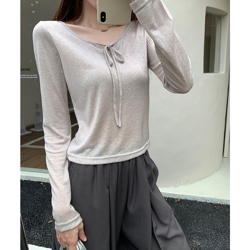 Wears outside T-shirt bottoming shirt for women