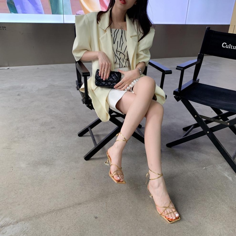 Square head bandage fine-root European style sandals