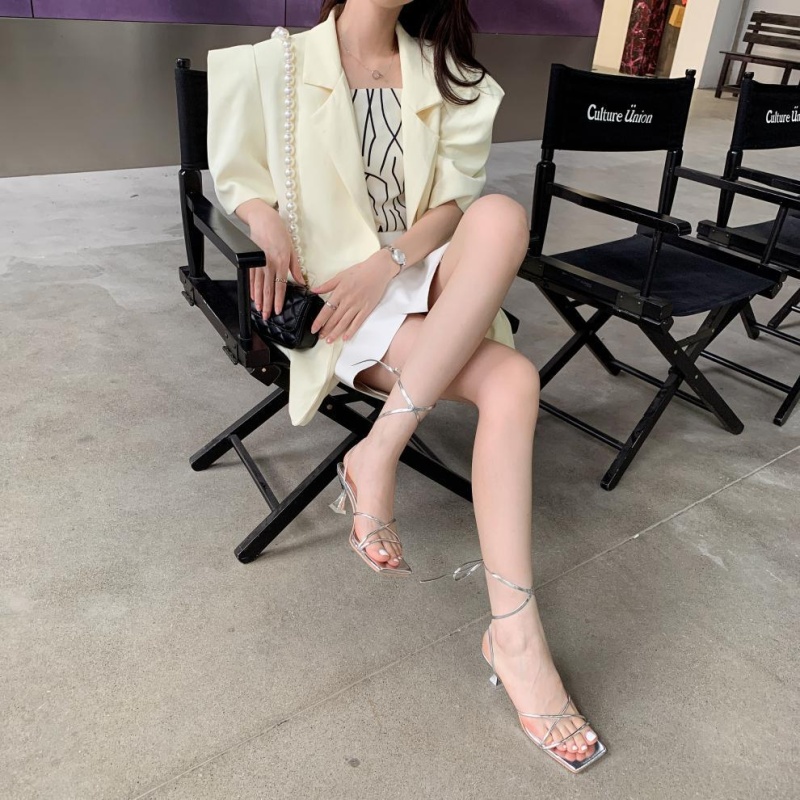 Square head bandage fine-root European style sandals