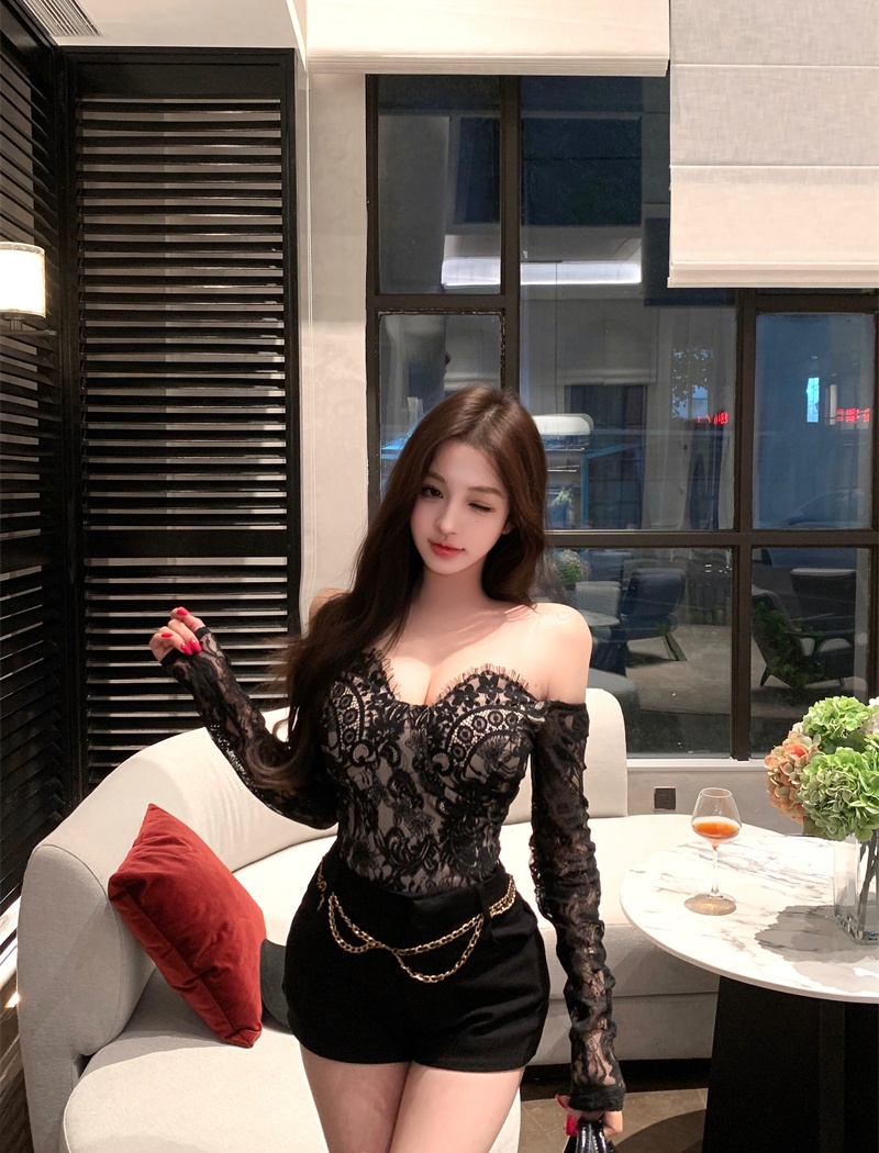 Enticement sexy wrapped chest lace bottoming tops