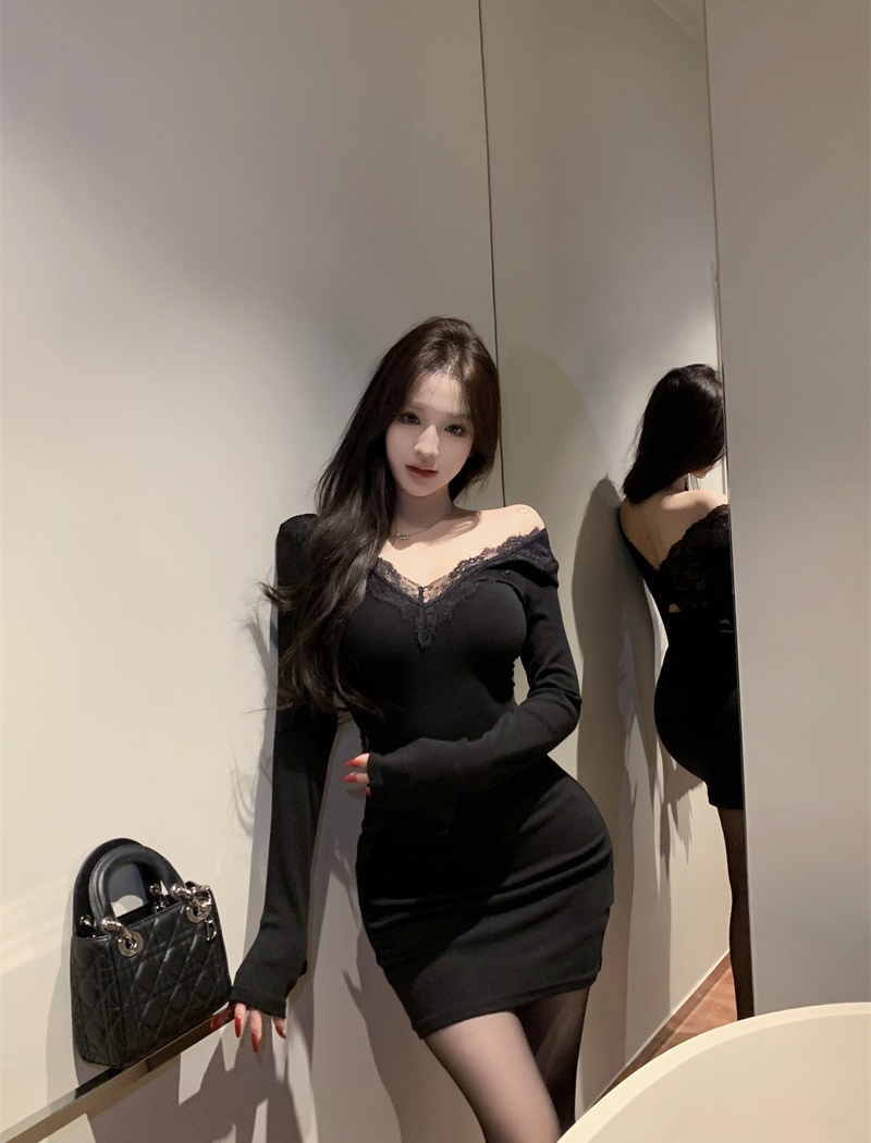 Halter slim black lace V-neck sexy splice dress