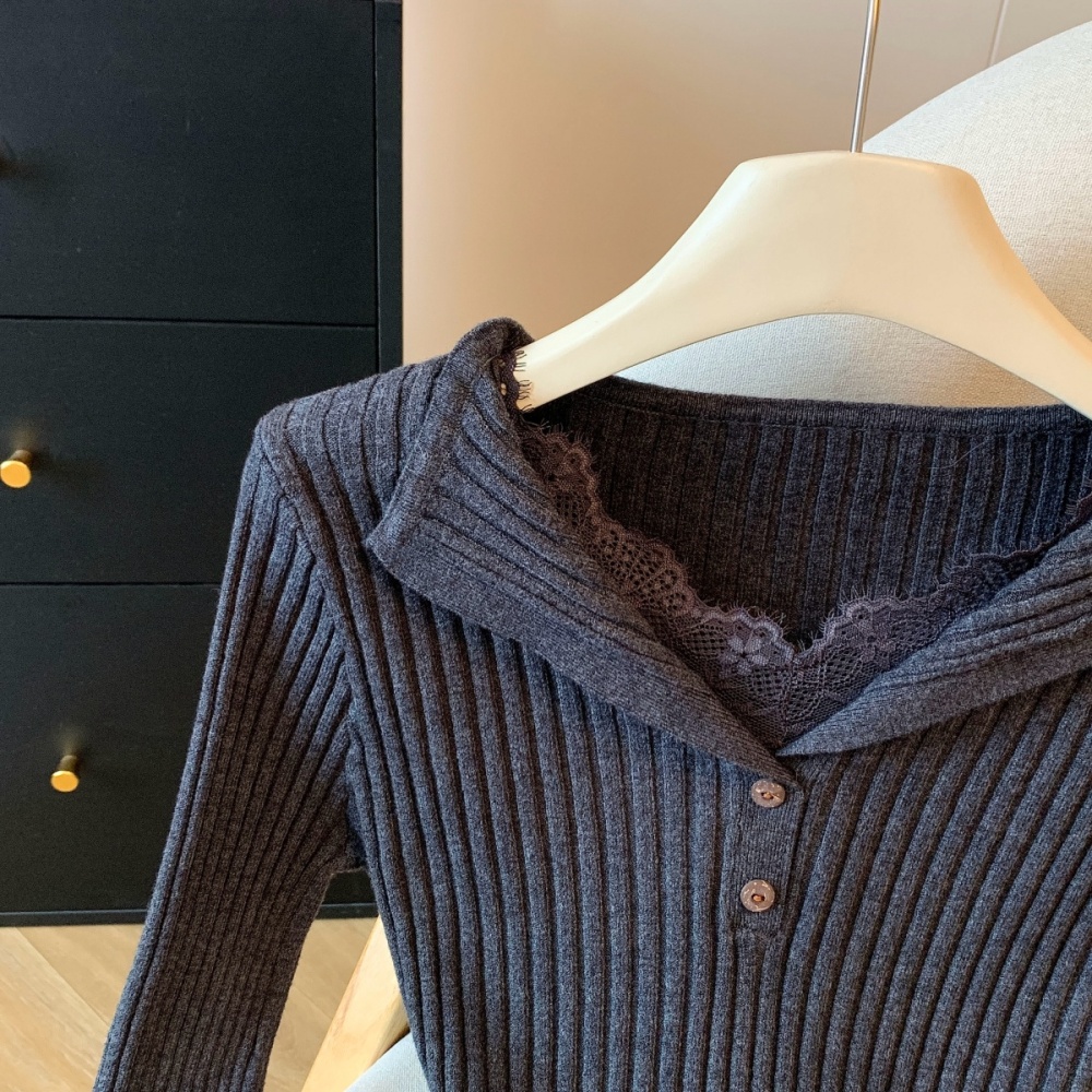 Inside the ride slim V-neck lace niche sweater