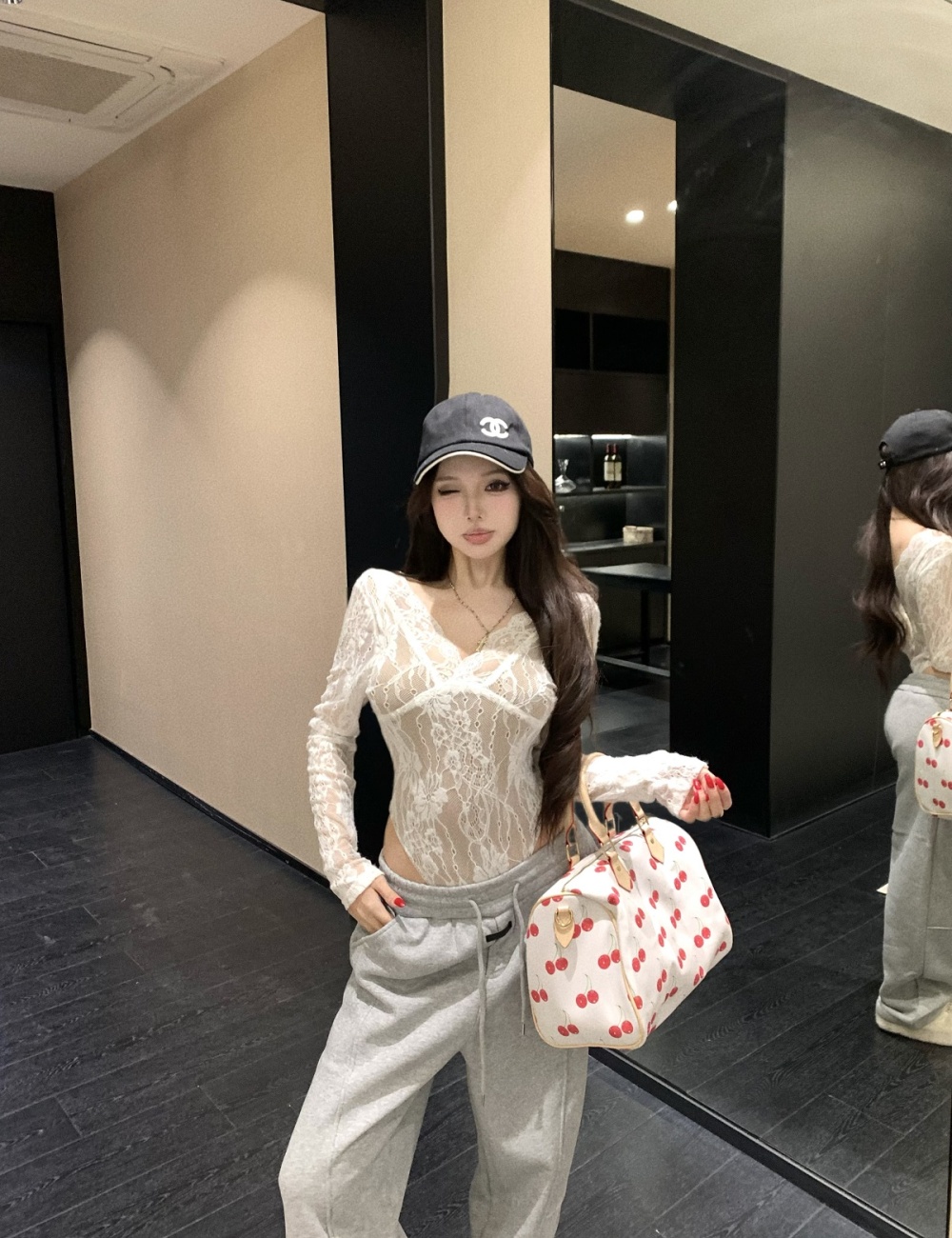 Wear enticement V-neck shirts lace spring leotard for women