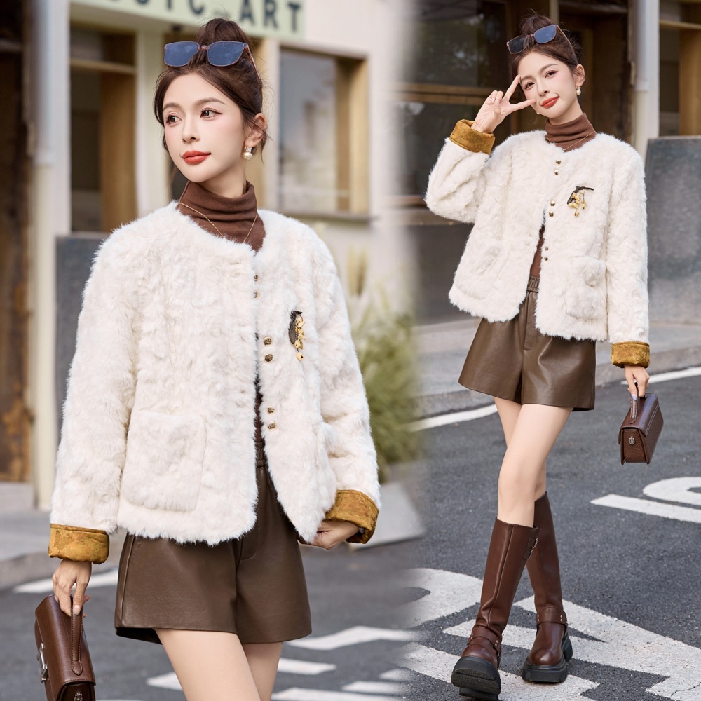 Winter wear tops with corsage Chinese style fur coat