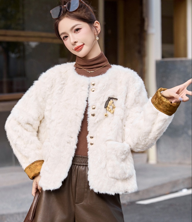 Winter wear tops with corsage Chinese style fur coat