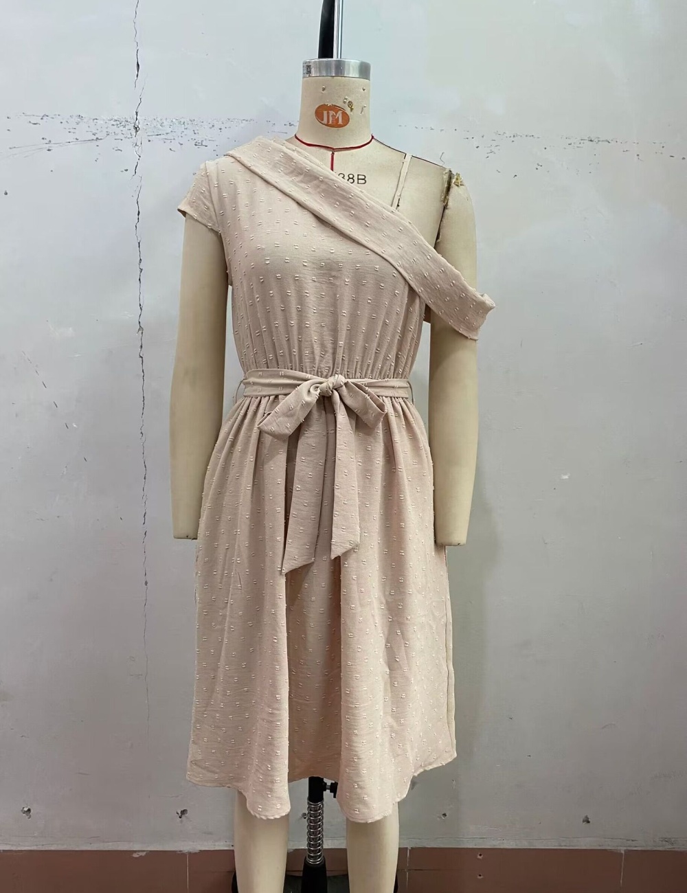 Light asymmetry pure elegant jacquard strapless dress