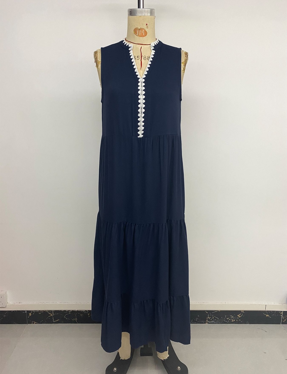 V-neck mixed colors long dress sleeveless dress