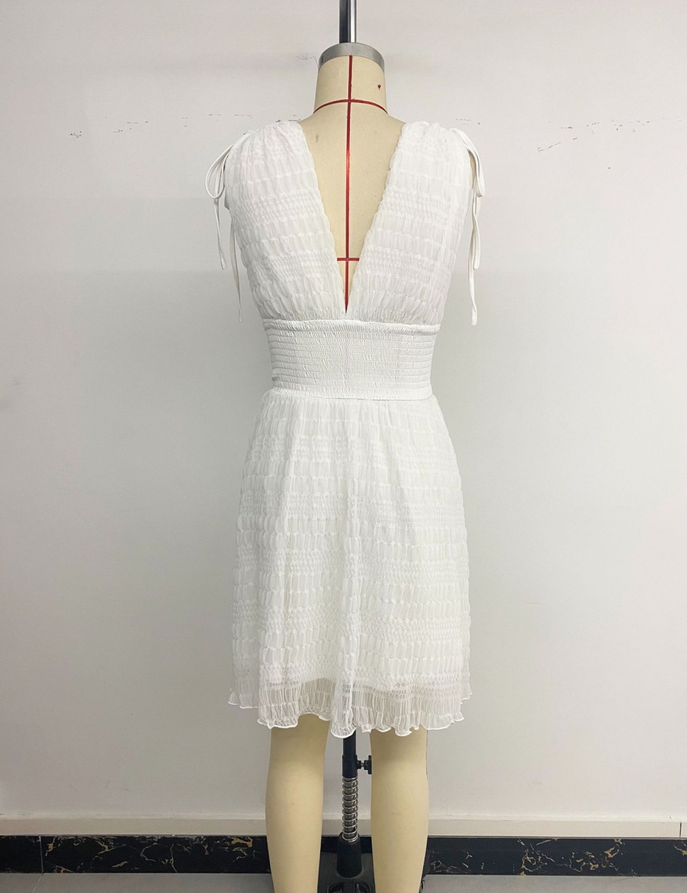 Shoulder strap V-neck T-back fresh summer dress