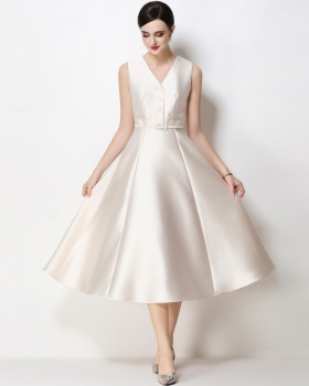 V-neck with belt pinched waist single-breasted dress for women