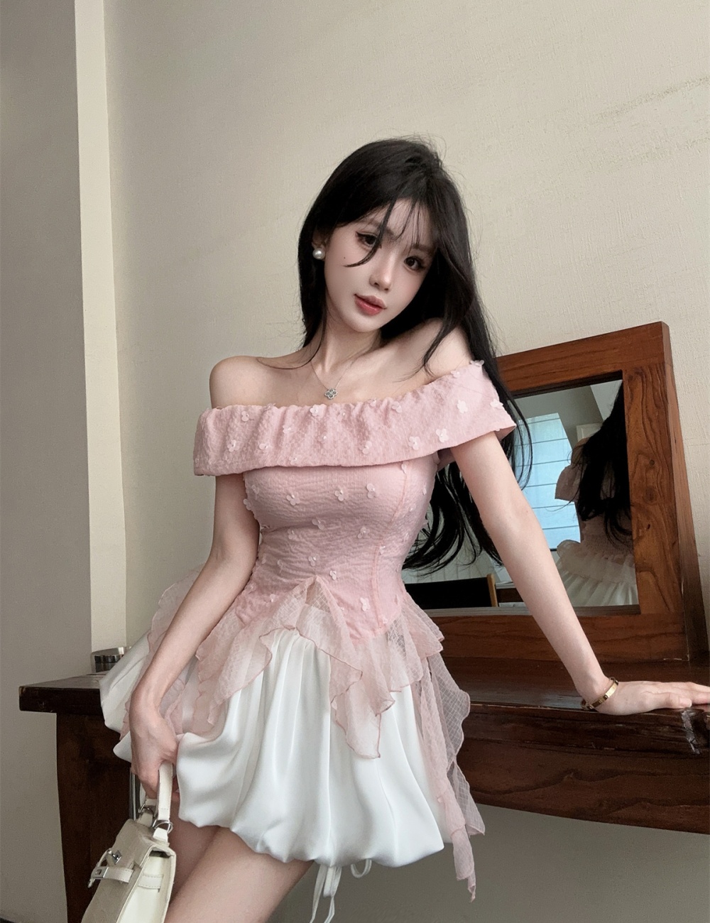 Ornament unique flowers flat shoulder tops