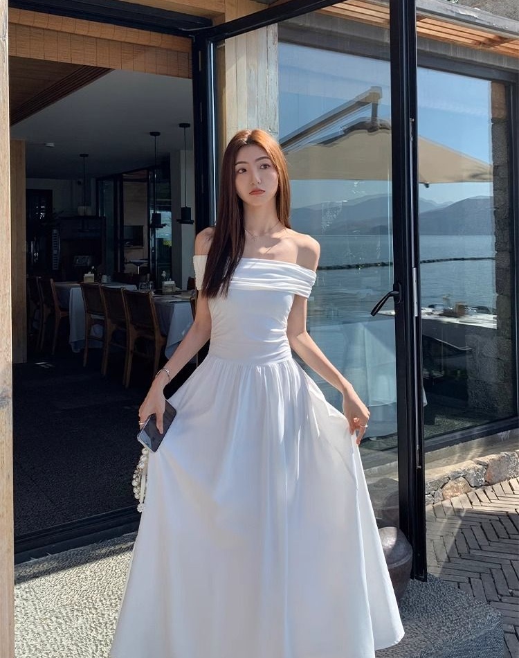 Strapless black dress wrapped chest long dress