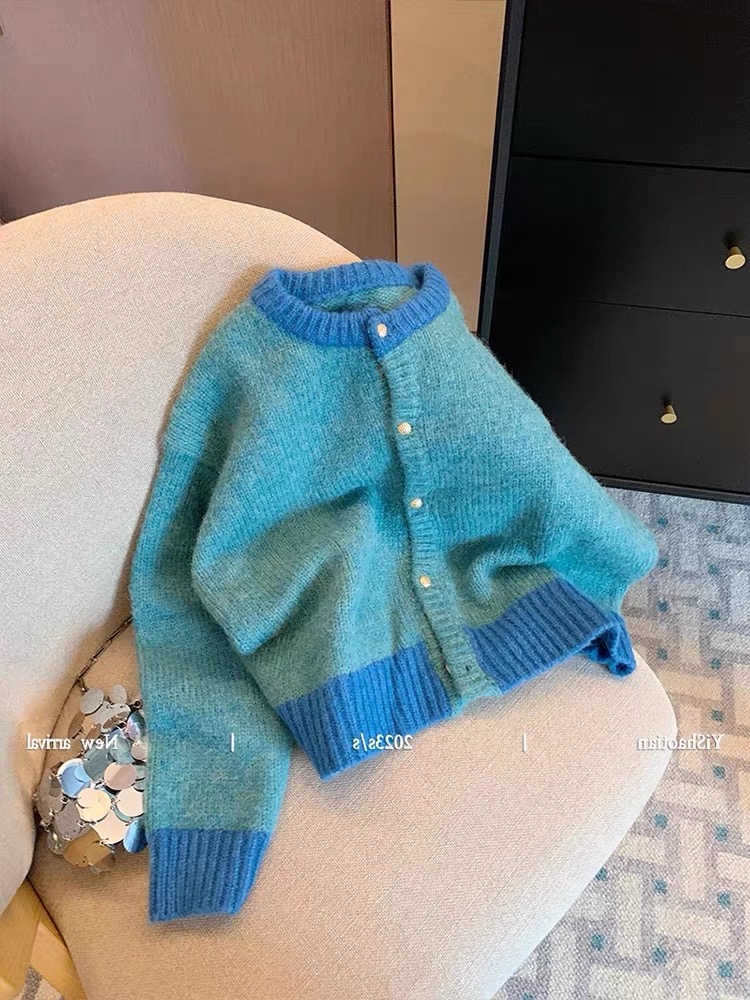 Round neck cardigan wears outside tops for women