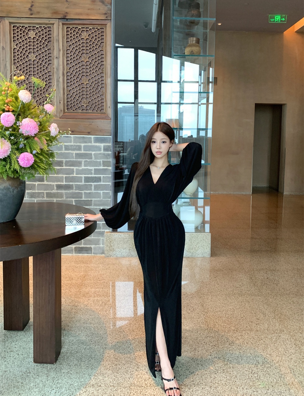 Split gauze high elastic V-neck spring dress