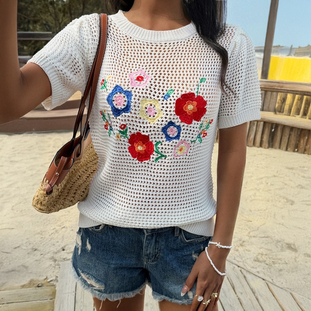 Embroidered vacation T-shirt Casual hollow tops