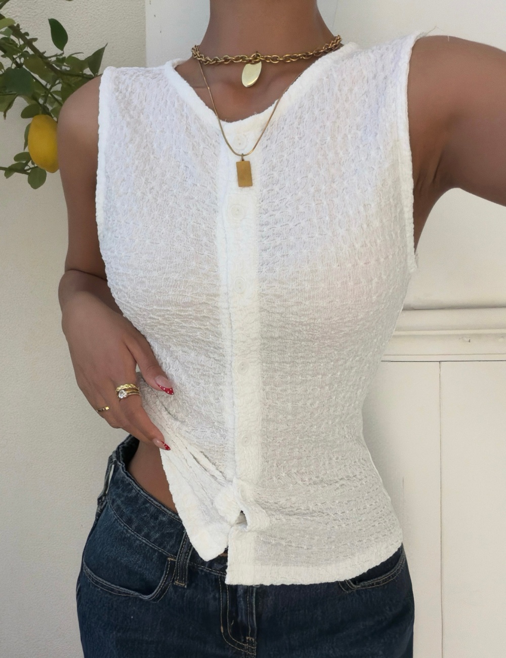 Sleeveless pure fold European style tops for women