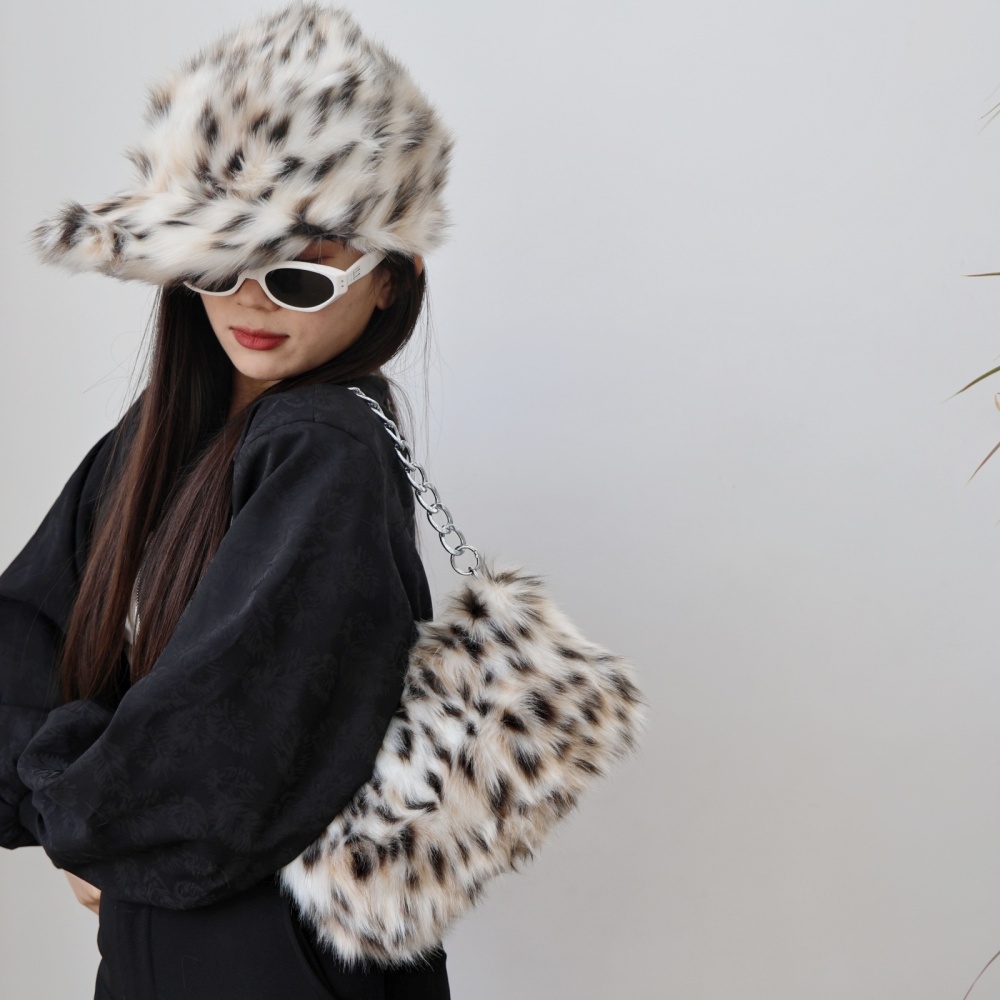 Plush leopard evening bag Asian style shoulder bag