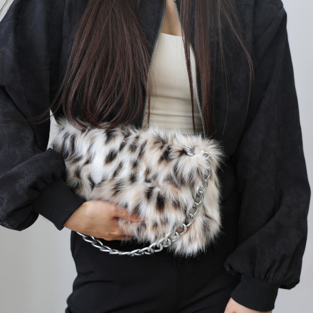 Plush leopard evening bag Asian style shoulder bag
