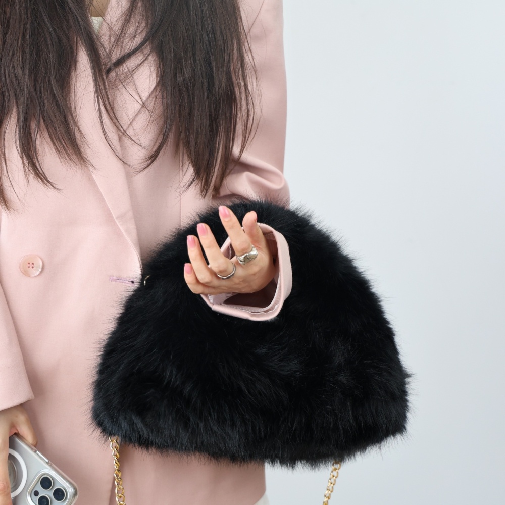 Autumn and winter handbag plush clutch