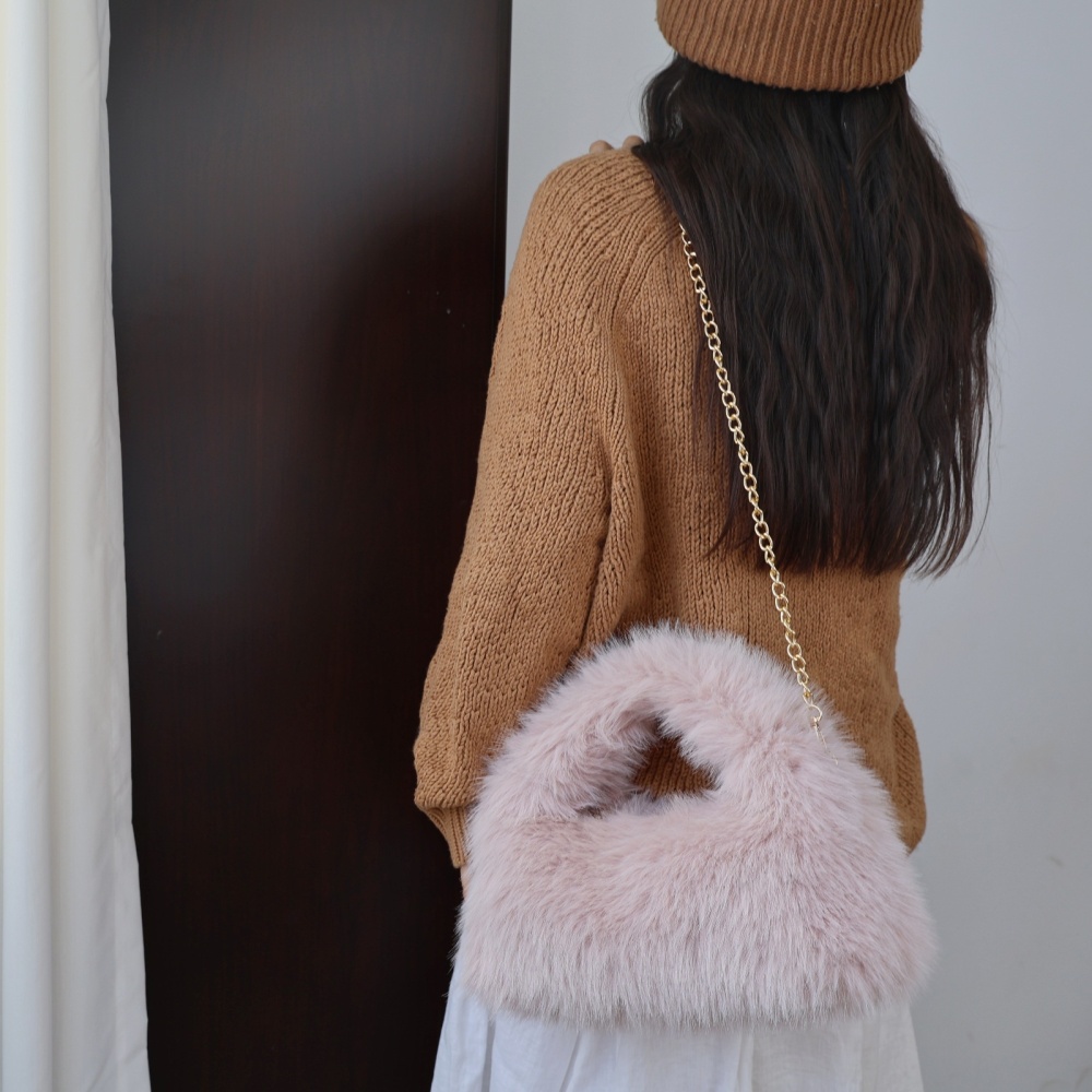 Autumn and winter handbag plush clutch