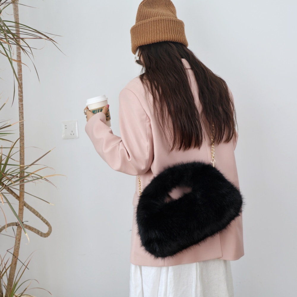 Autumn and winter handbag plush clutch