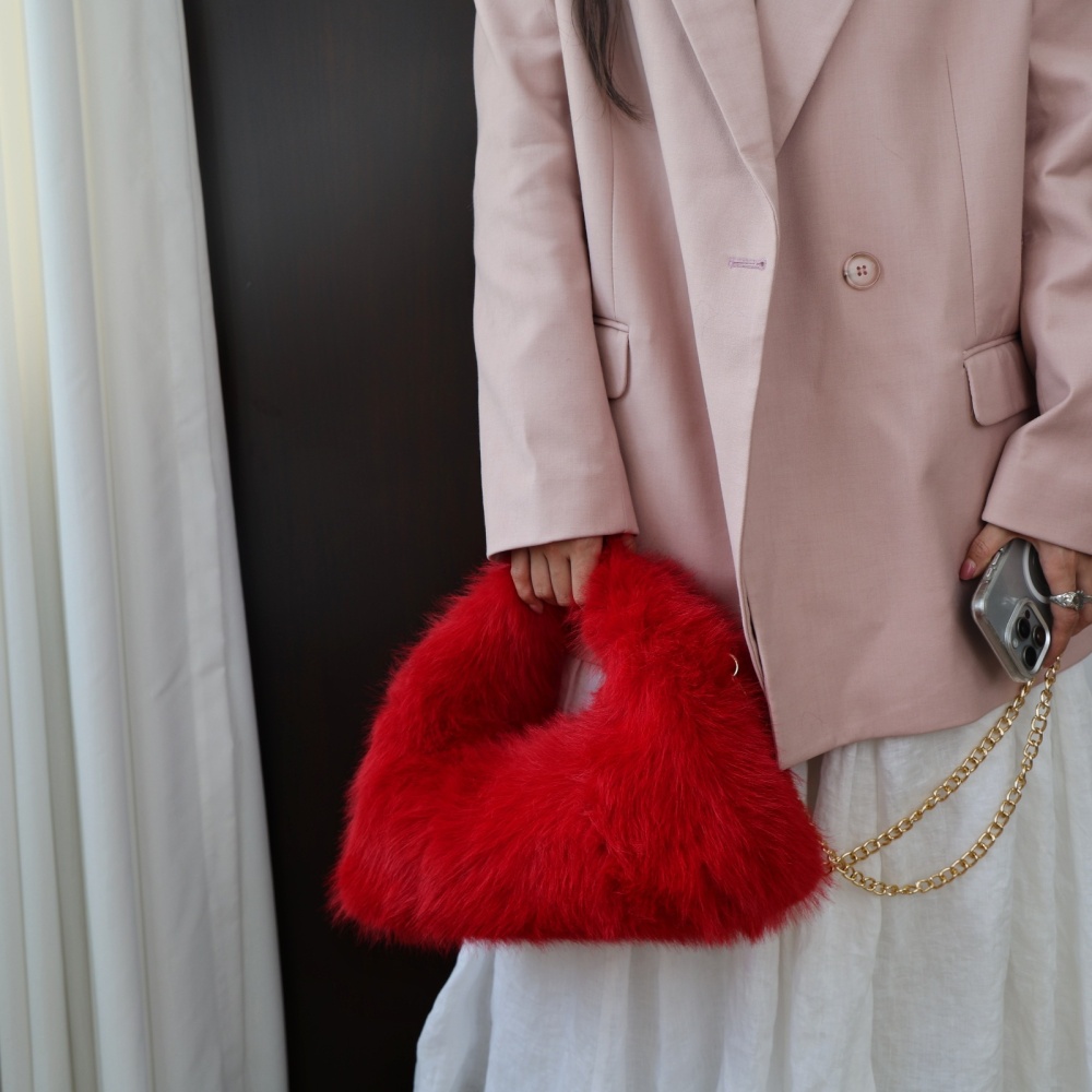 Autumn and winter handbag plush clutch