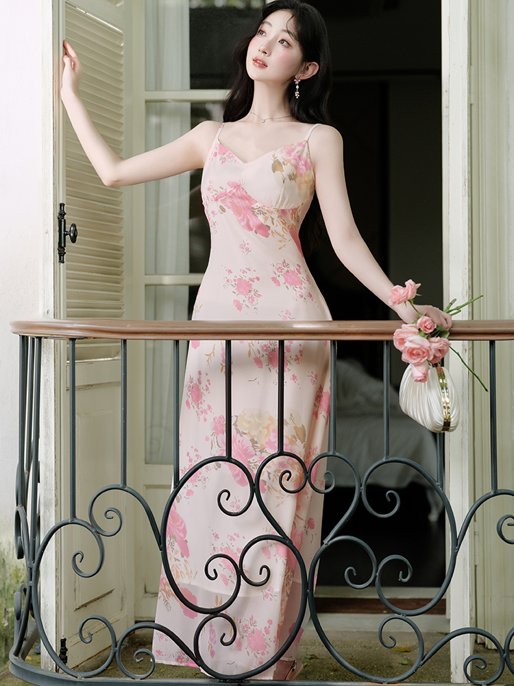 V-neck pink floral spring and summer sling dress