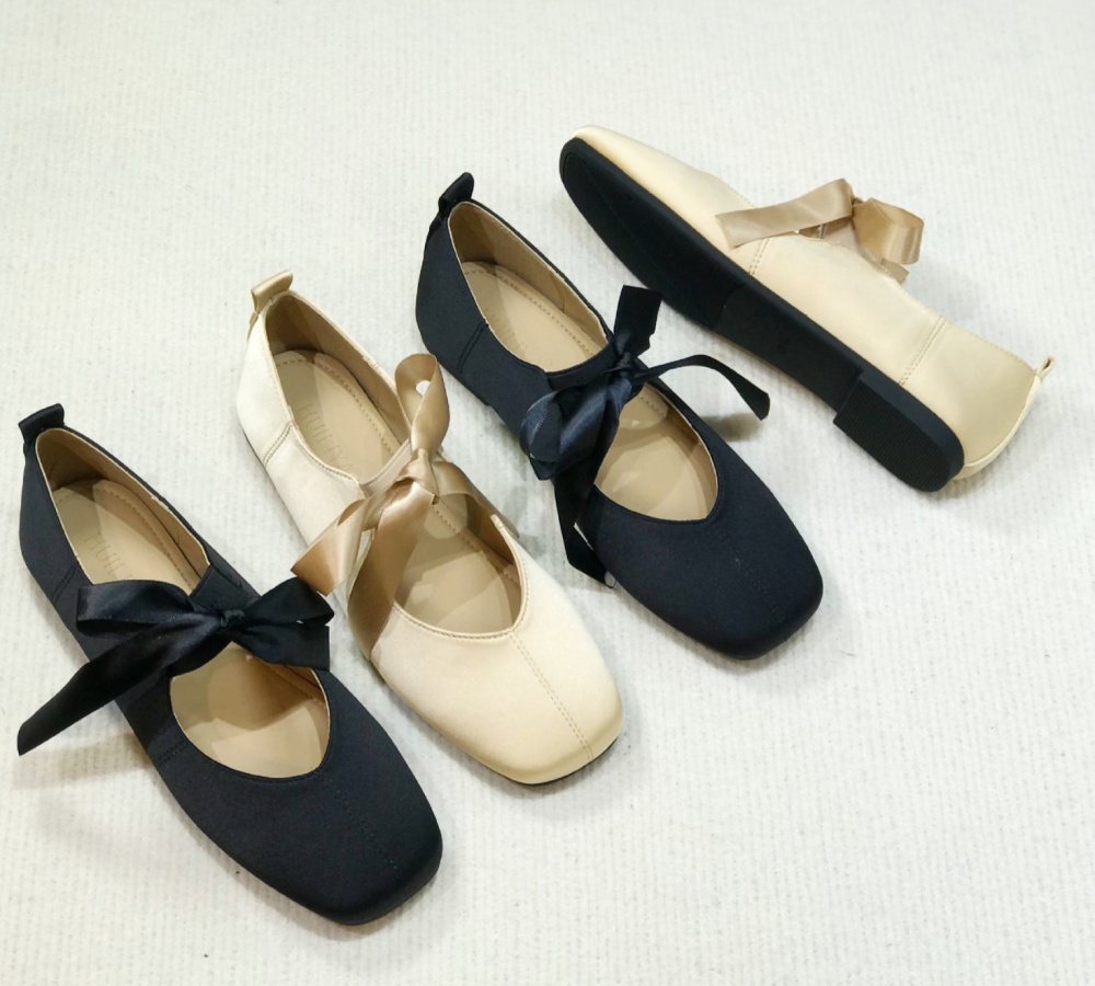 Low bow flattie square head ballet shoes