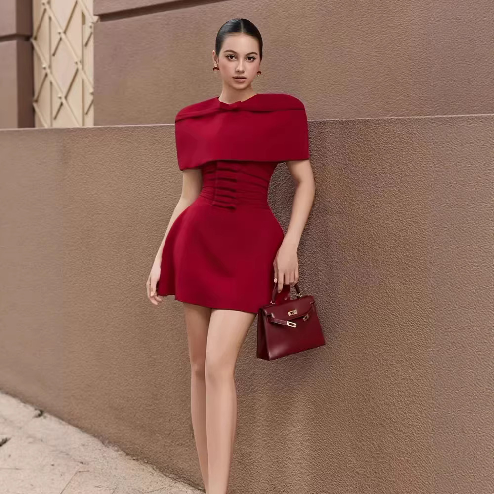 Temperament niche ladies T-back red wrapped chest bow cloak