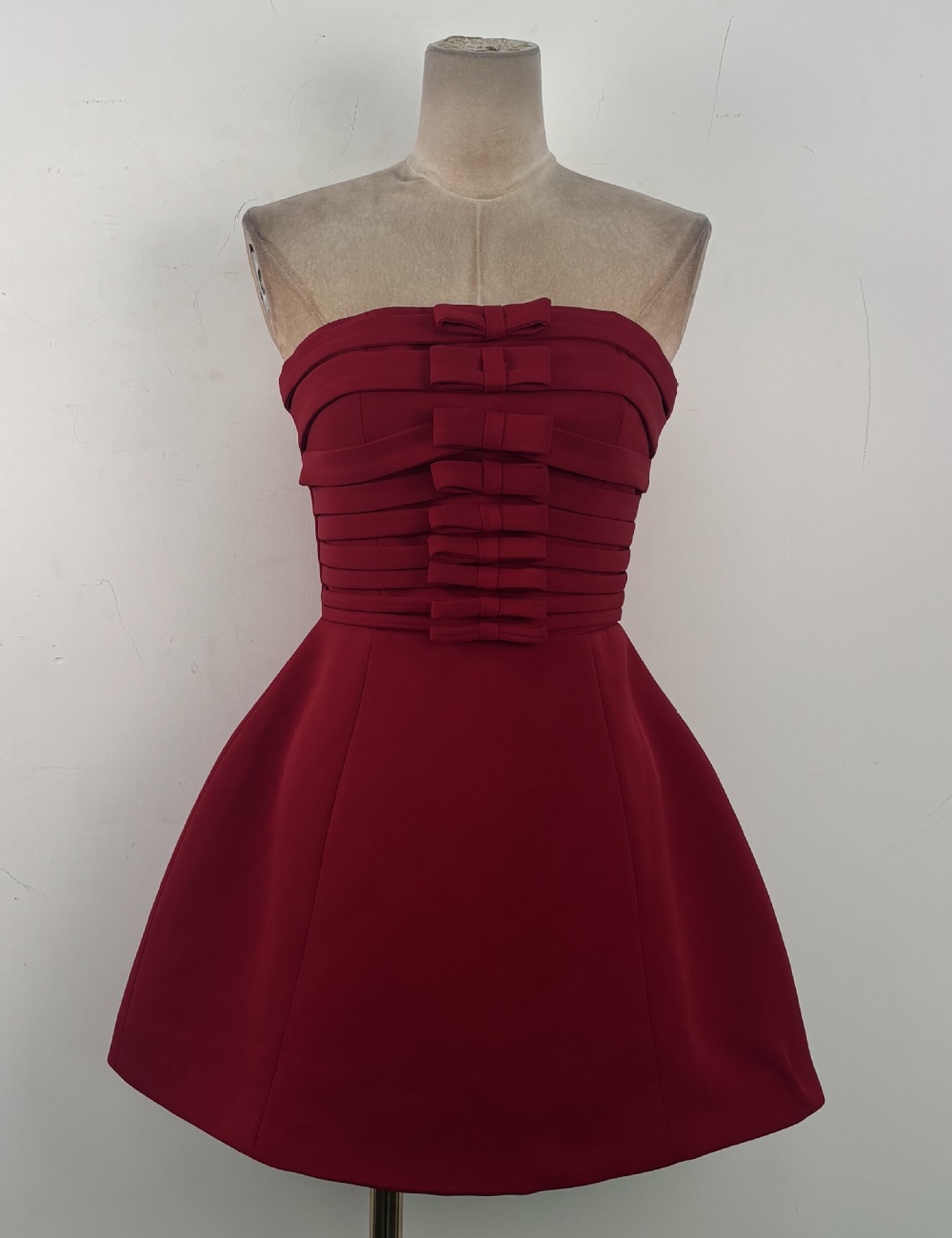 Temperament niche ladies T-back red wrapped chest bow cloak