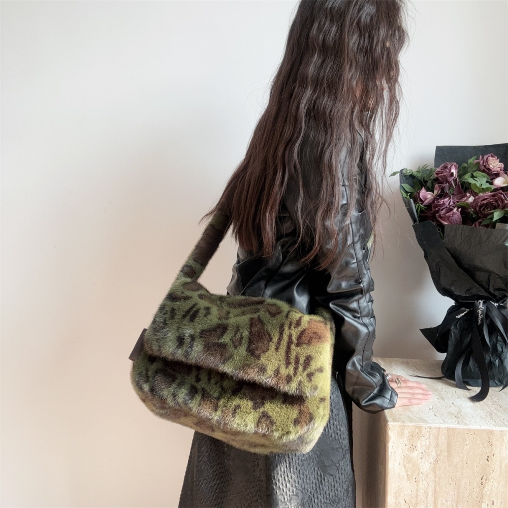 Shoulder leopard elmo autumn and winter students pack