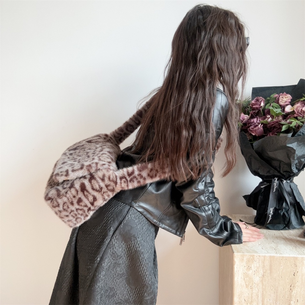 Shoulder leopard elmo autumn and winter students pack