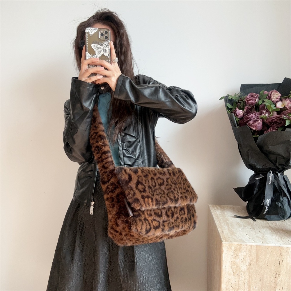 Shoulder leopard elmo autumn and winter students pack