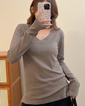 Loose spring tops V-neck T-shirt for women