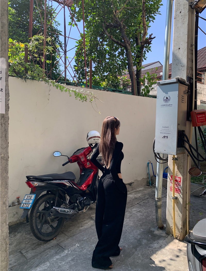 Inside the ride bottoming shirt leotard a set for women