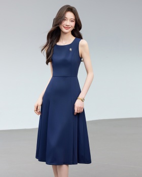 Casual fashion business suit sleeveless brooch for women