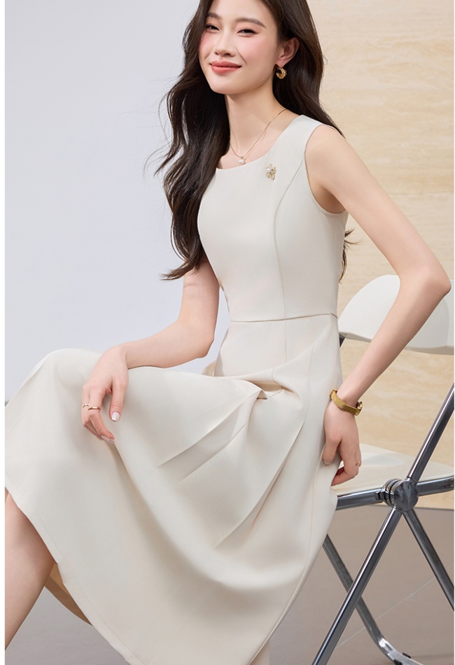 Casual fashion business suit sleeveless brooch for women