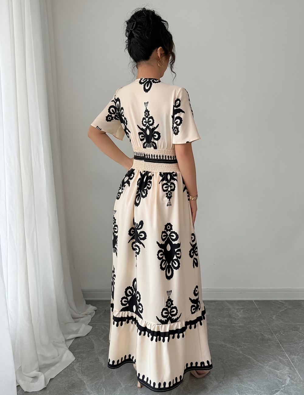V-neck printing retro long pinched waist dress