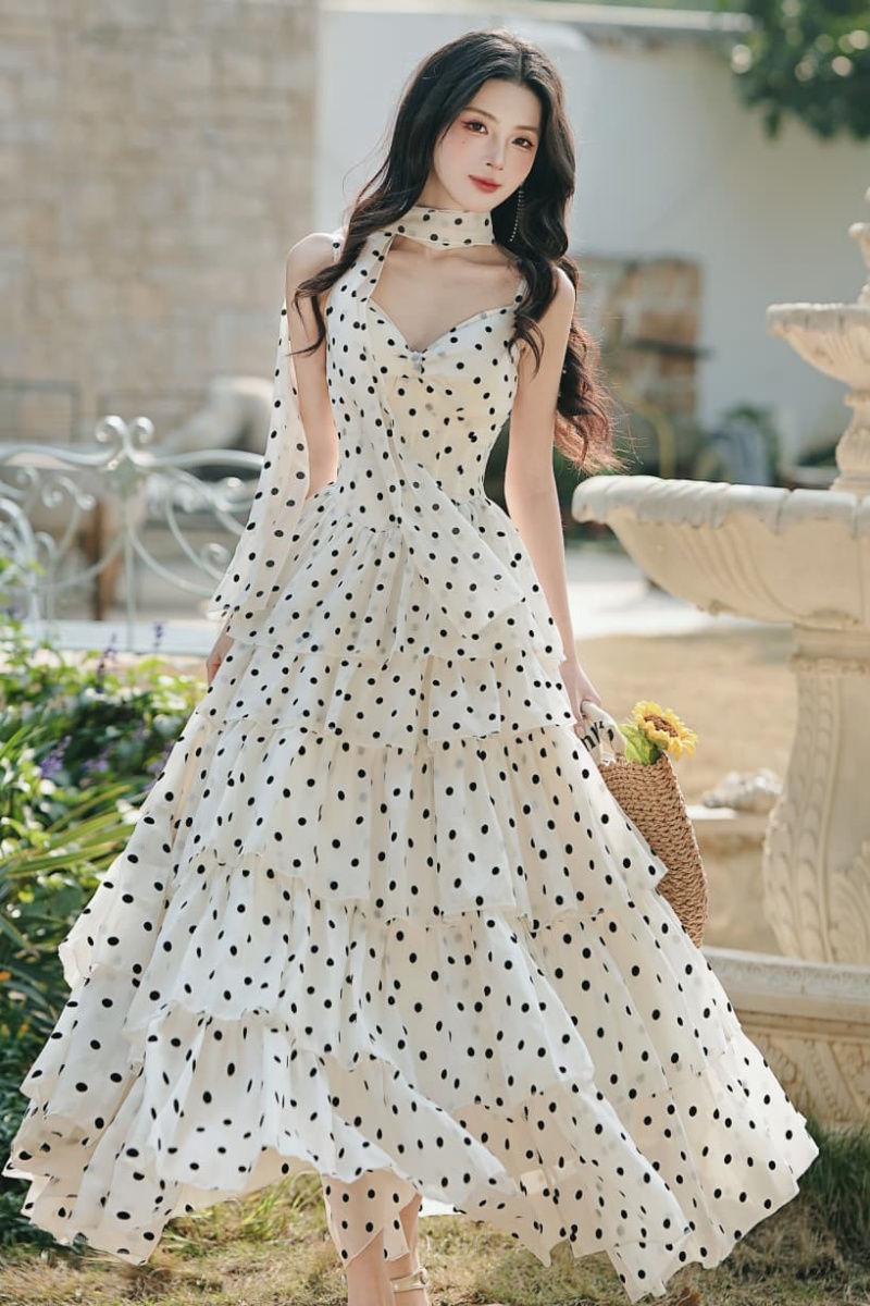 Polka dot vacation strap dress cake dress