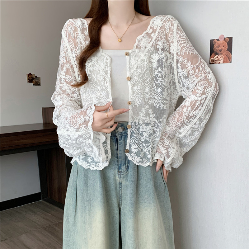 V-neck hollow large yard shirt outside the ride crochet tops