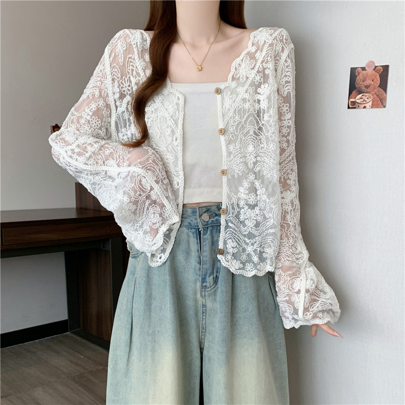 V-neck hollow large yard shirt outside the ride crochet tops