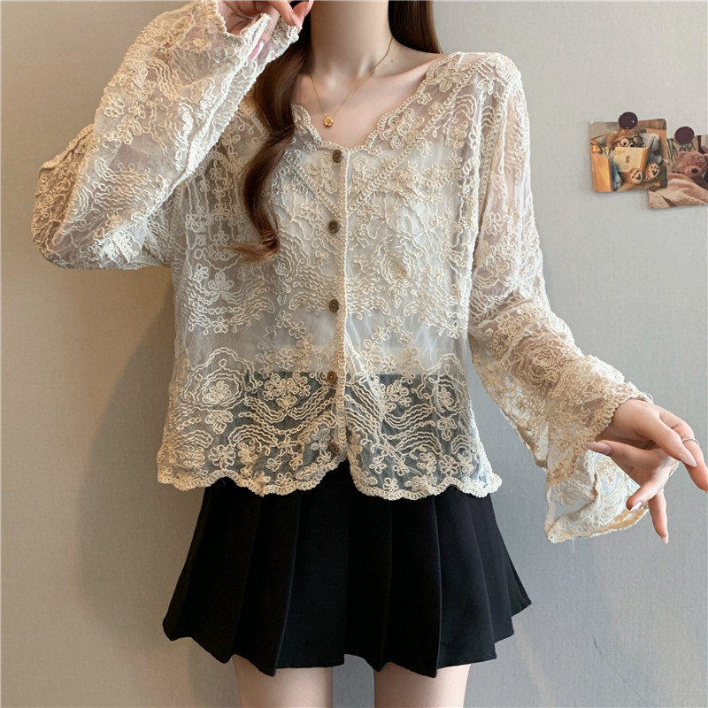 V-neck hollow large yard shirt outside the ride crochet tops