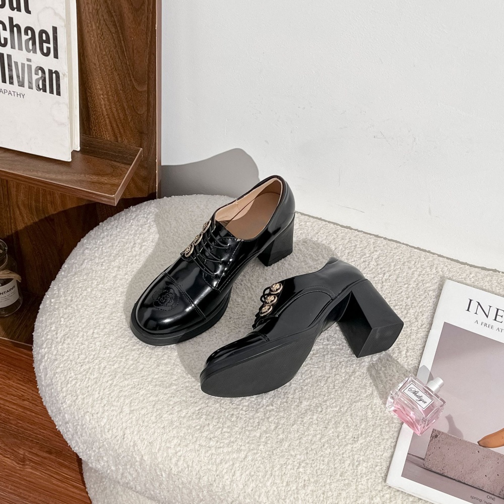 Spring loafers heighten leather shoes for women