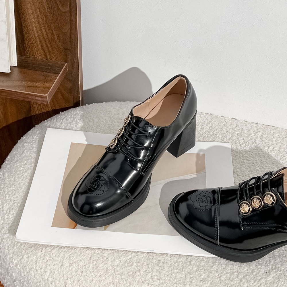 Spring loafers heighten leather shoes for women