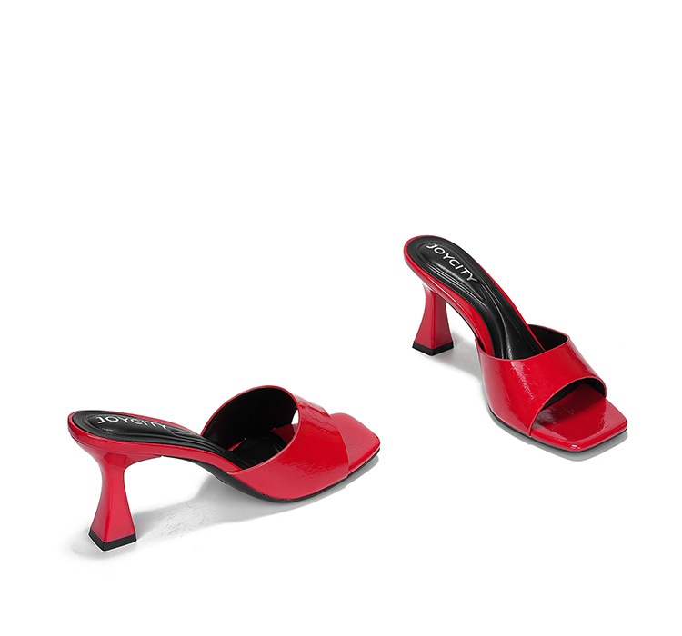 Summer commuting wears outside comfort slippers