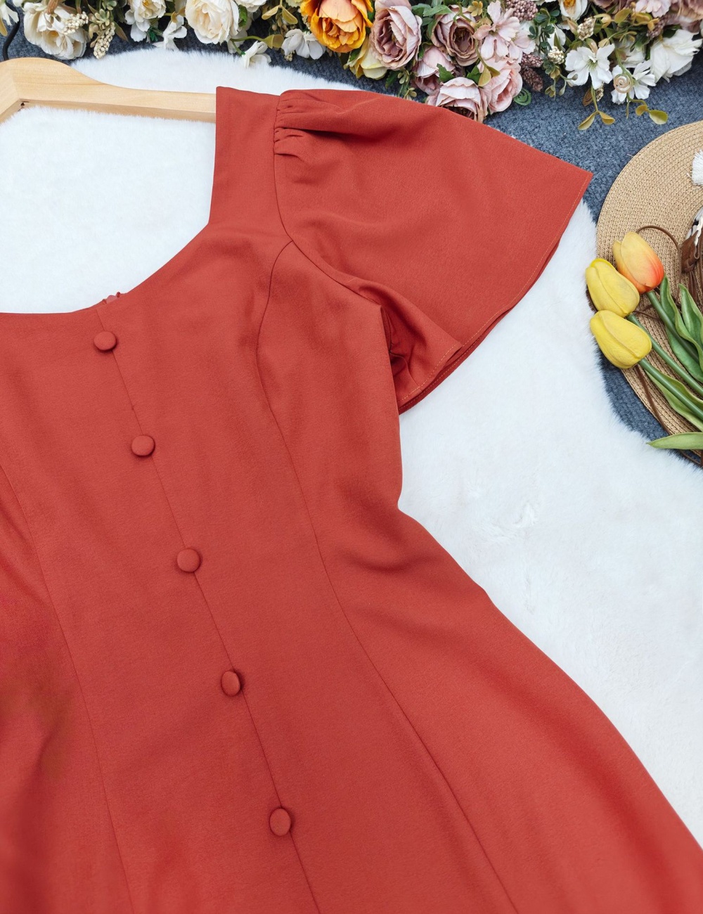 Casual pinched waist European style buckle dress for women