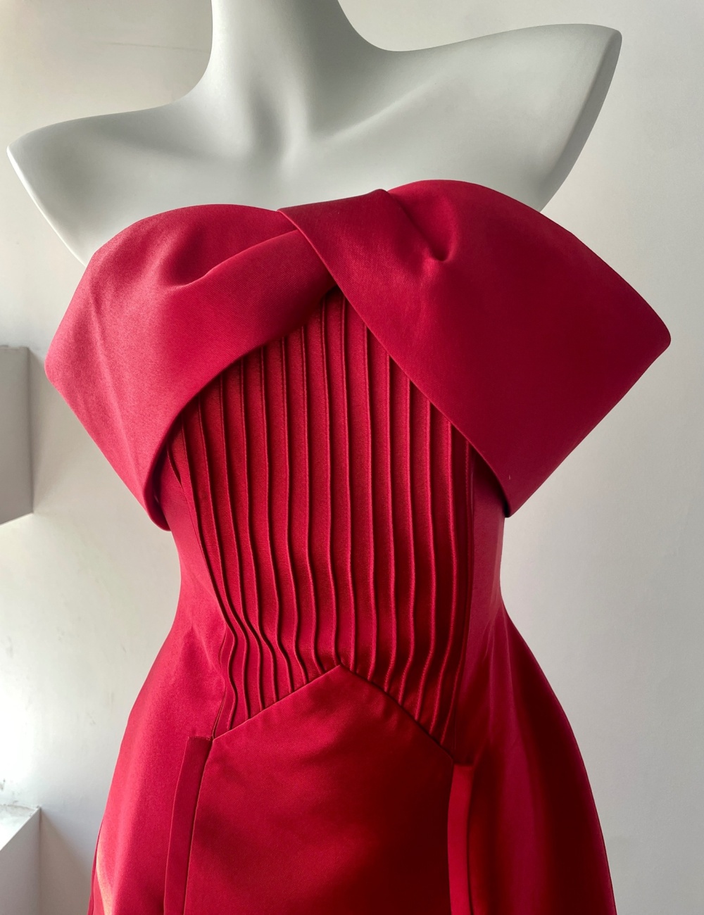 Pinched waist flat shoulder dress A-line formal dress