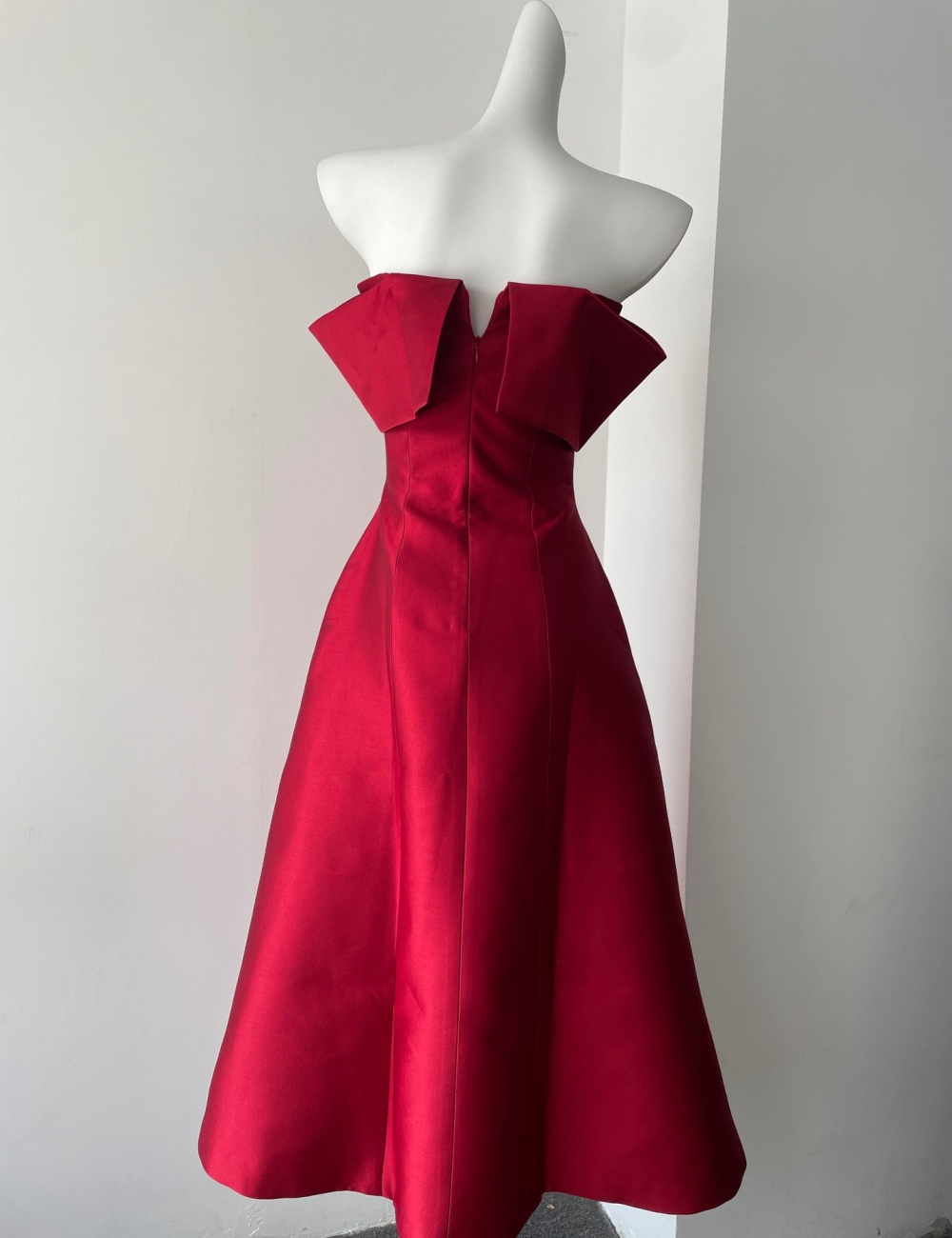 Pinched waist flat shoulder dress A-line formal dress