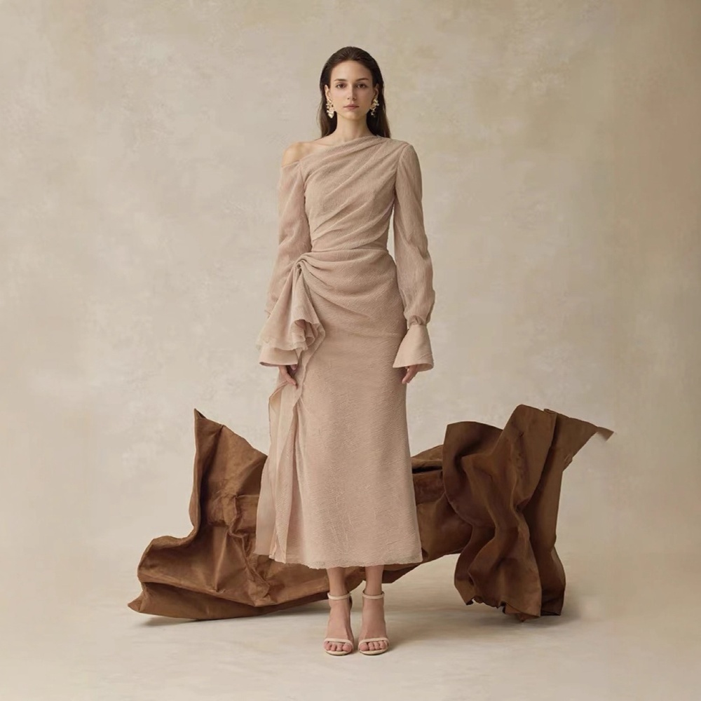 Ladies pinched waist long dress fold niche dress